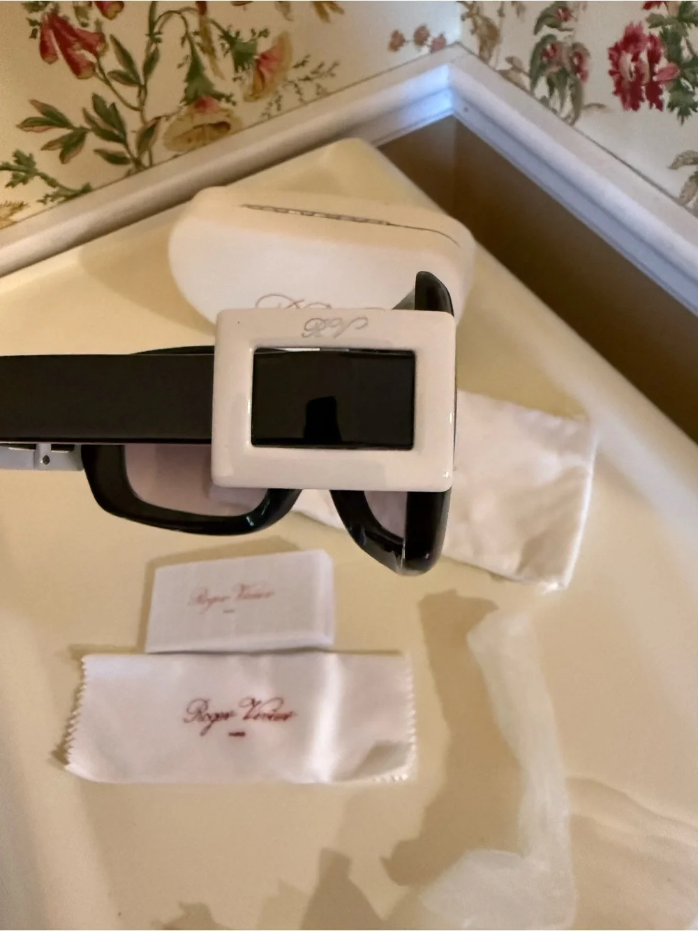 Roger Vivier Paris Oversized Black Sunglasses with Signature Buckle – Full Set